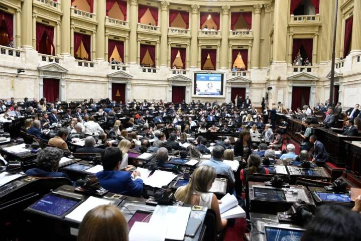 Nuevo aumento para los senadores: la dieta llegará a 10,2 millones de pesos en noviembre