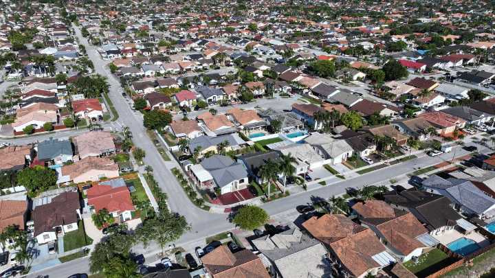 My Safe Florida Home opens to low-income homeowners of any age – NBC 6 South Florida
