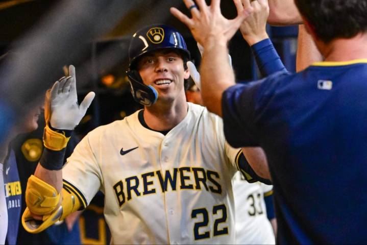 Greenberg: While Brewers can't lose, Cubs are buckling under weight of expectations