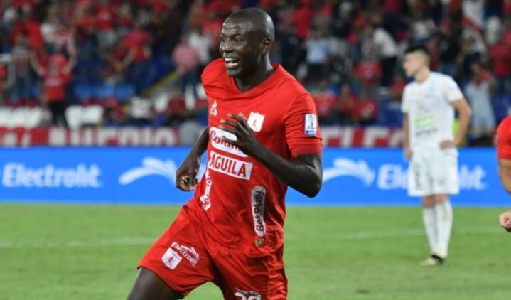 Adrián Ramos listo para su regreso: firmaría con un grande del FPC