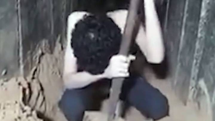 El cruel video publicado por Hamás sobre un rehén israelí: "Cavo mi propia tumba"