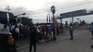 Alerta Vial: Vecinos de Caxuxi bloquean el paso en la carretera México