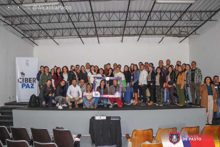 Capacitación gratuita en herramientas digitales llegó a Pasto con el programa Ciberpaz