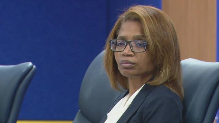 Chicago Public Schools board faces tight vote on passing budget