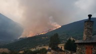 El incendio de Orallo pasa a las Cabañas de Caboalles