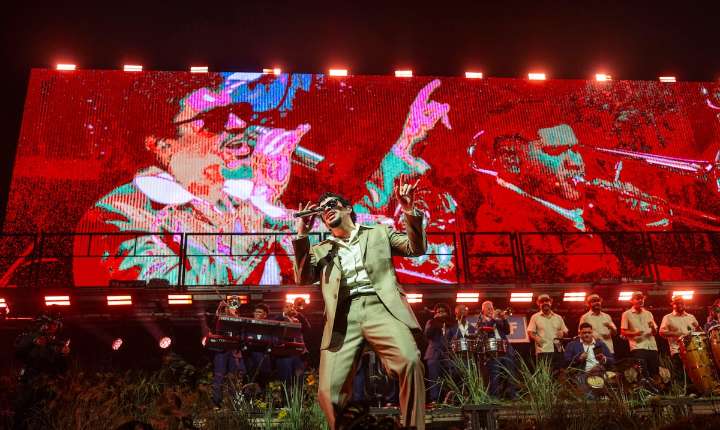Dei V y Omar Courtz prenden el “Choliseo” en el show de Bad Bunny