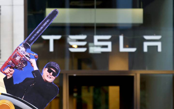 Tesla sales continue plunging in Europe as anger at CEO Musk keeps buyers away