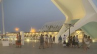 Estafan a varias personas con un espectáculo de drones en las Artes y las Ciencias