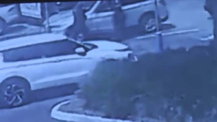 Video shows driver of stolen vehicle strike Ocoee officers before deadly shooting in Publix parking lot