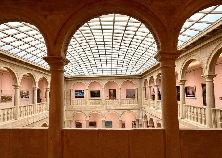El Parlamento de La Rioja pone a punto su colección artística