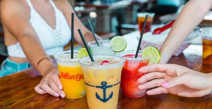 13 Best Day Drinking Spots in Miami