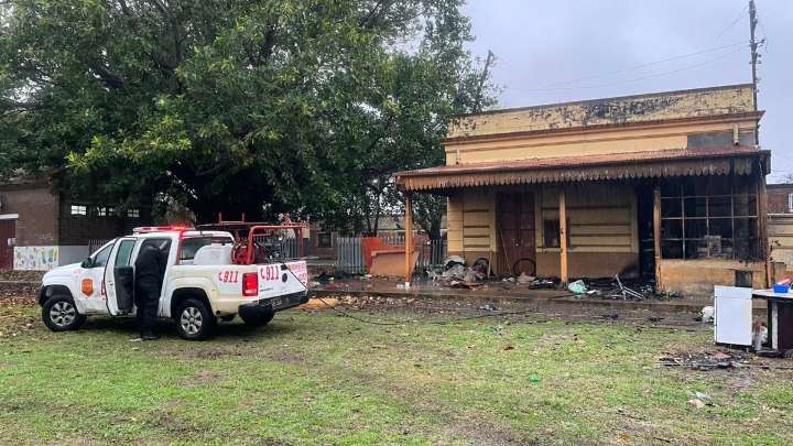 Incendio en la exestación Guadalupe: Bomberos controlaron el fuego en la galería