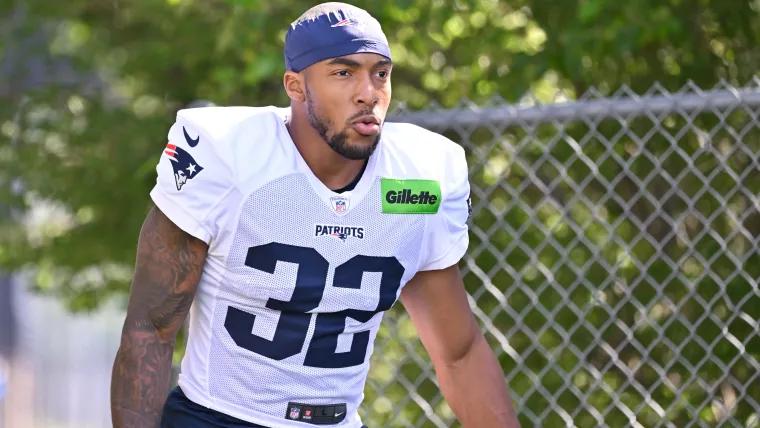 Patriots' TreVeyon Henderson says hello to the NFL in incredible touchdown style