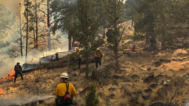 Flat Fire destroys 4 homes, burns 6 other buildings