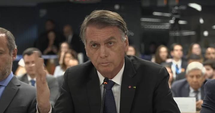 Bolsonaro, bajo arresto domiciliario por orden del Supremo de Brasil