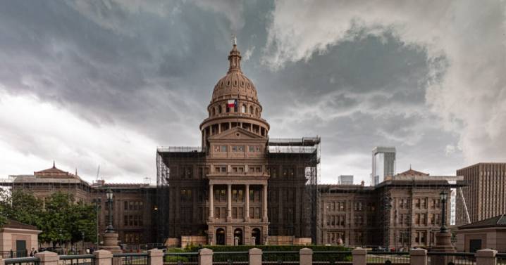 Texas Senate reconvenes, discusses several bills for second reading
