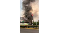 Se incendia almacén de llantas por la Ejército Mexicano, en Mazatlán