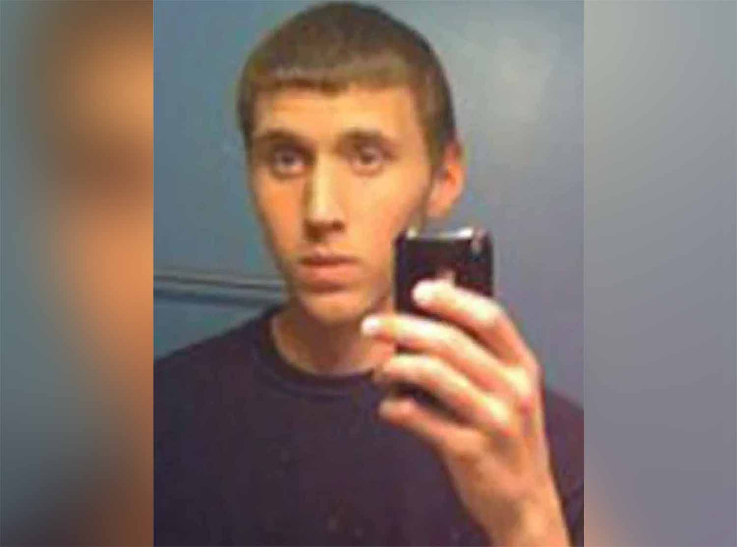 Asesinó a sus padres con un martillo por no dejarlo hacer una fiesta