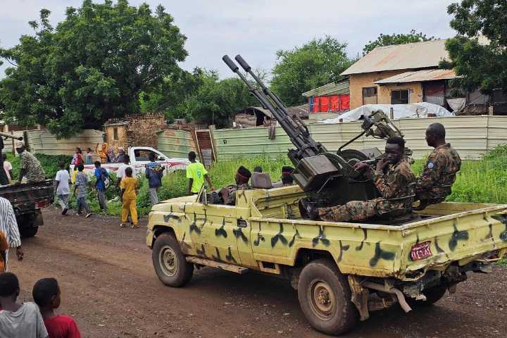 Bombardeo en Sudán deja 17 muertos en ciudad sitiada de Darfur del Norte