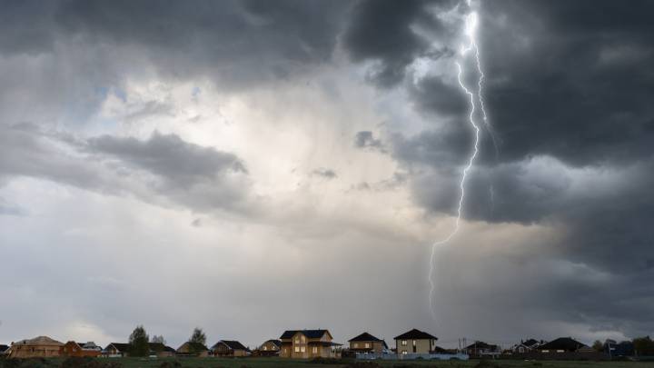 Always Unplug These Kitchen Appliances When A Storm Is Coming