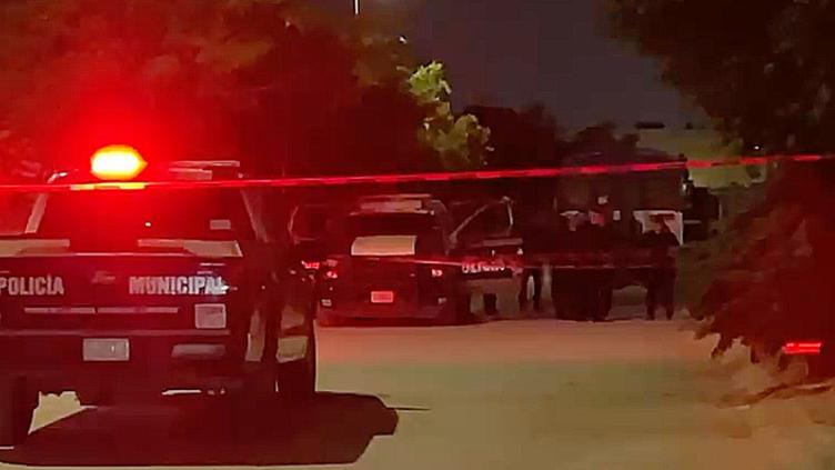 Hallaron a hombre muerto a cuchilladas; arrestaron a esposa