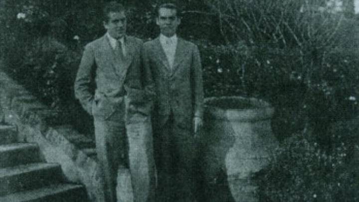 Roban del cementerio de Ciriego la ofrenda republicana al último amor de Lorca