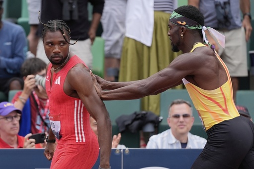 Duplantis, el astro de la pértiga, bromea con Lyles por empujón de Bednarek