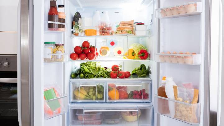 Here’s Why You Should Be Removing Excess Packaging Before Putting Your Groceries in the Fridge