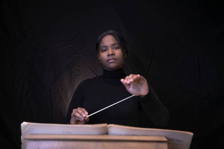 La directora de orquesta venezolana Glass Marcano estará en el CLE 2025