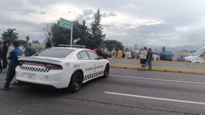 Bloquean con Barricadas la Autopista México-Puebla: No Hay Paso en Ambos Sentidos