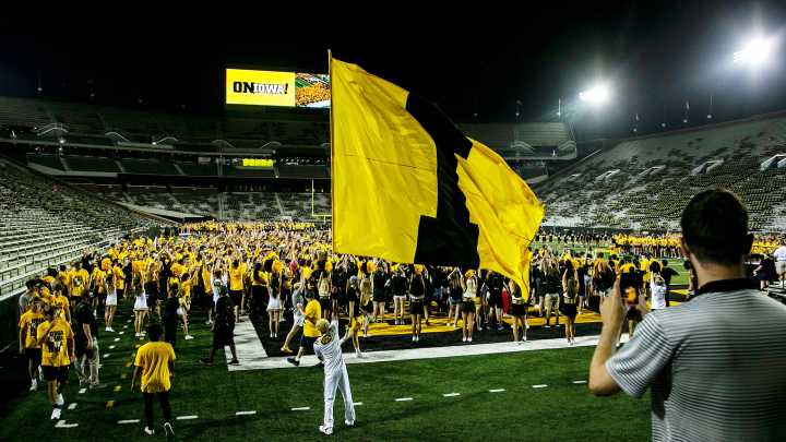 Video: Tyler Tachman breaks down Iowa football's Week 1 depth chart