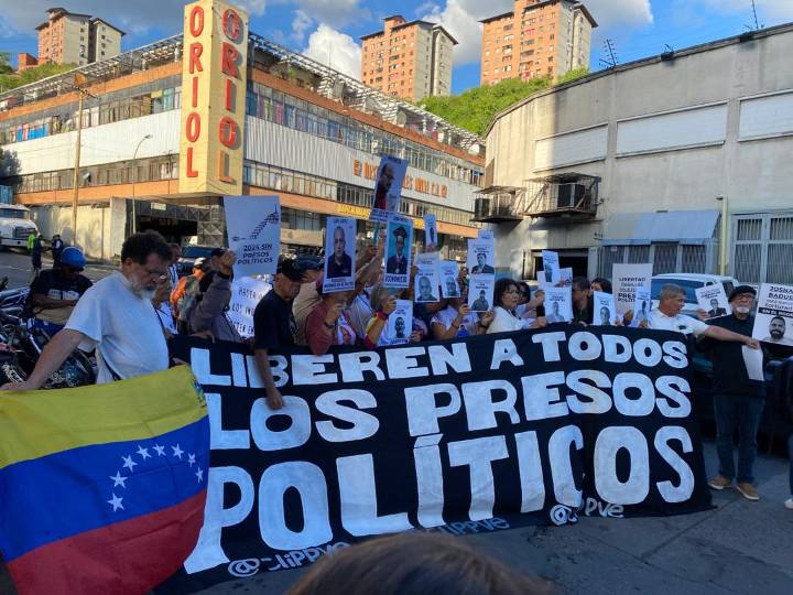 Recientes excarcelaciones de presos políticos representan “gestos limitados y no una apertura real”