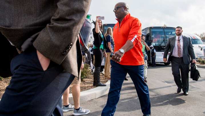 Auburn football to honor Bo Jackson's Heisman Trophy season at Iron Bowl
