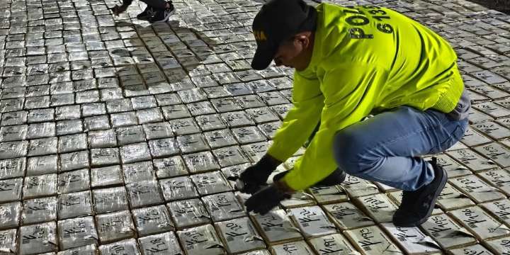 Golpe al narcotráfico: incautan más de una tonelada de cocaína escondida en un vehículo cisterna que transportaba material inflamable