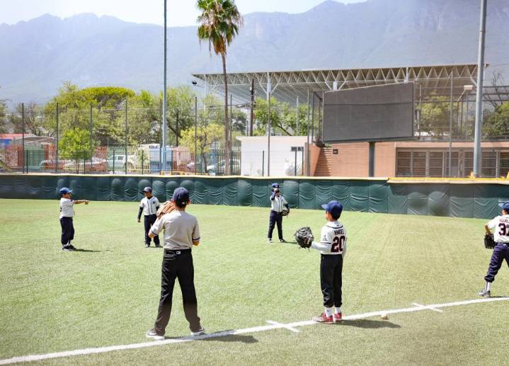 Reúne beisbol a familias