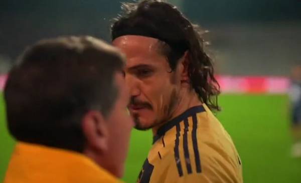 Cavani se sacó contra Úbeda en el partido de Boca y le reprochó el cambio