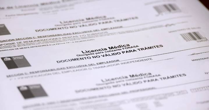 Gobierno activa expulsión y prohibición de ingreso para 281 médicos extranjeros por emitir licencias falsas