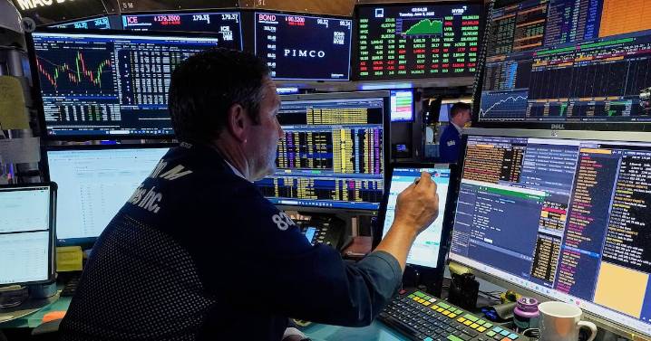 Stock market today: U.S. stocks tap the brakes in Wall Street