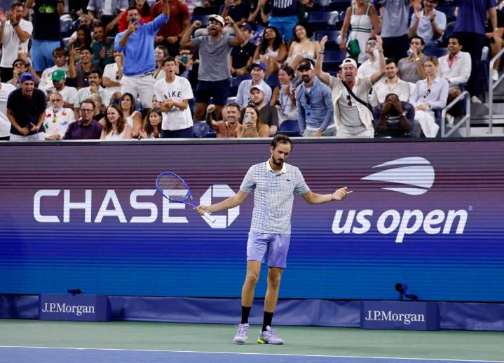 Daniil Medvedev embarrasses with US Open meltdown