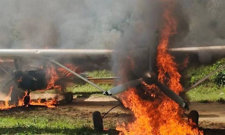 FANB destruye dos aeronaves y  centro logístico Tancol en Apure