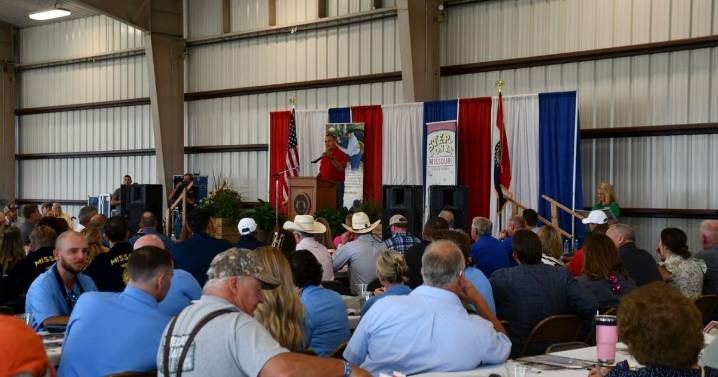 Gov. Kehoe remains vague on redistricting plans at State Fair