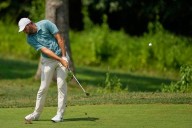 Scottie Scheffler rallies from 4 shots down and wins BMW Championship for 5th victory of the year