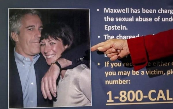 Publican transcripciones de entrevistas con exnovia de Epstein