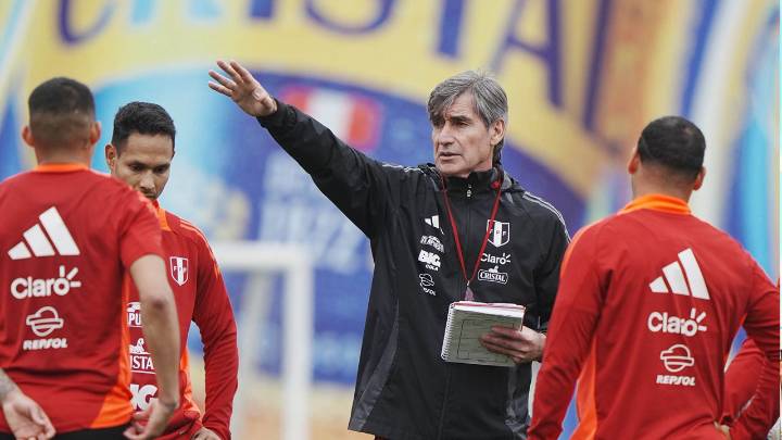 Selección peruana viaja a Montevideo para enfrentar a Uruguay por las Eliminatorias