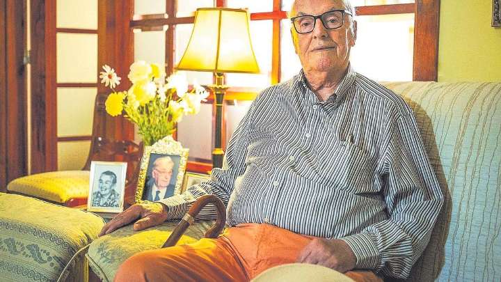 Elfidio Alonso: «Quise ser periodista como mi padre y fui feliz cuando mi madre me llevó a París a conocerlo»