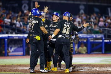 Apalean Charros a Dorados y aseguran su pase a playoffs