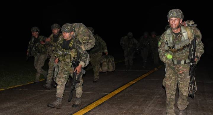Defensoría confirma liberación de soldados secuestrados en Guaviare Aunque inicialmente se había hablado de 34 militares raptados, las autoridades indicaron la liberación de 33.