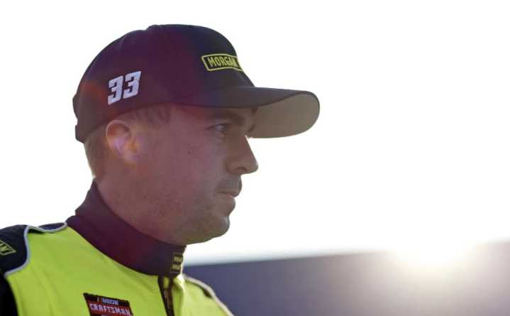 Frankie Muniz, protagonista de Malcolm el de en medio , se fractura y pausa su carrera en Nascar