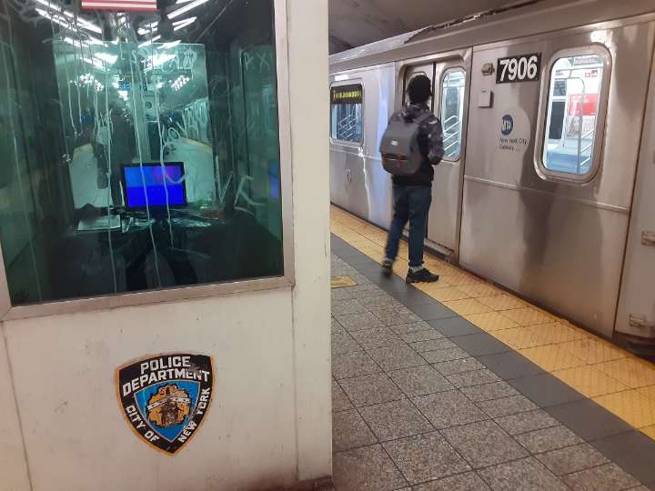 Arrollamiento mortal y joven acuchillada por la espalda: violencia sin freno en el Metro de Nueva York