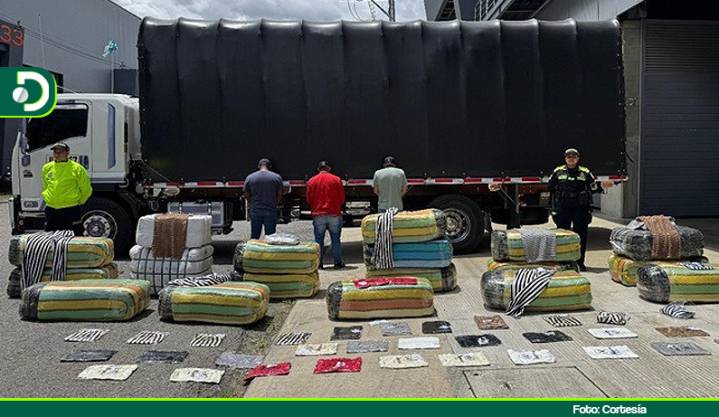 Golpe al contrabando en Antioquia: incautan más de 36 mil confecciones ilegales y capturan a tres personas